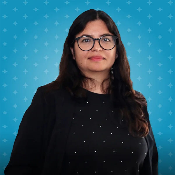 Retrato de Carolina Navea, profesional del programa CompiteMAS Mujer.